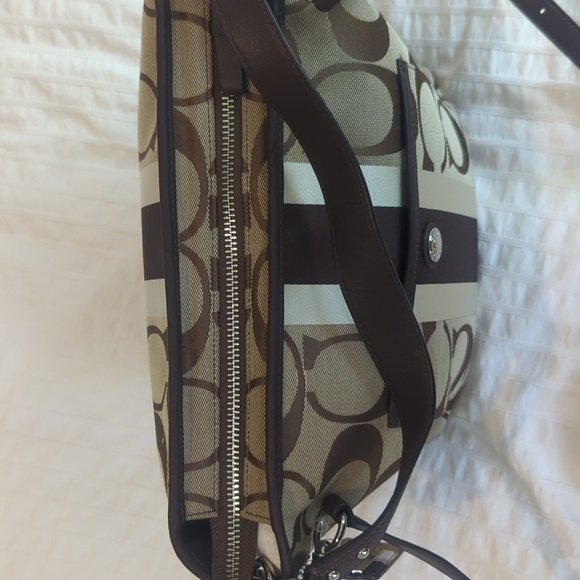 Coach - Picture 12 of 16